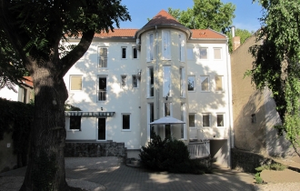 Az épület belső udvar felőli homlokzata